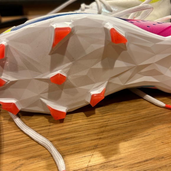 Brand New Adidas Predator Edge soccer cleats - Picture 5 of 6